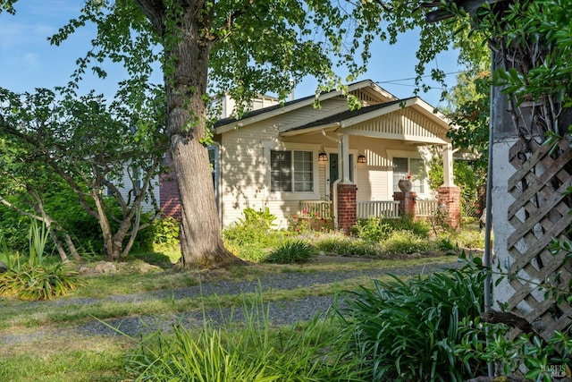 craftsman-style house with a porch