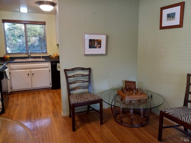 6472 Stone Bridge Rd, Santa Rosa, CA 95409 - sitting room with light wood finished floors and baseboards
