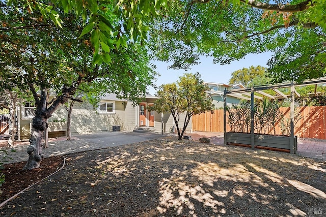 view of yard with a patio area