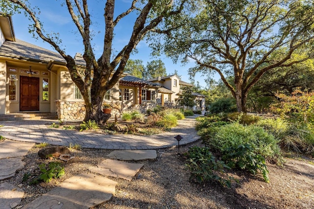 view of front of property featuring stucco siding