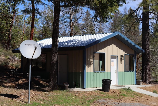 view of property exterior