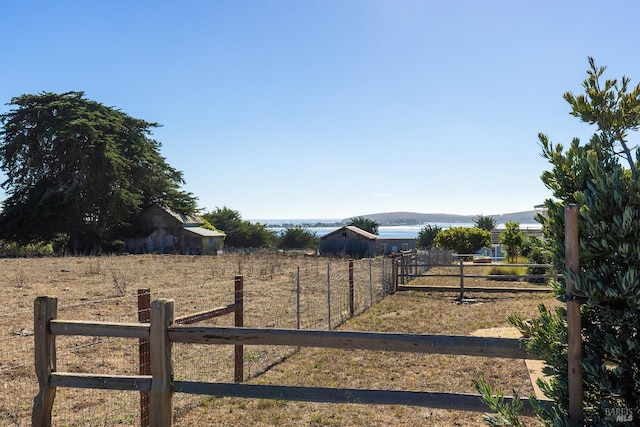 view of yard featuring a rural view