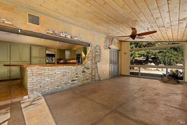 view of patio with ceiling fan