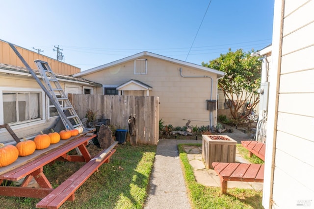 view of yard featuring fence