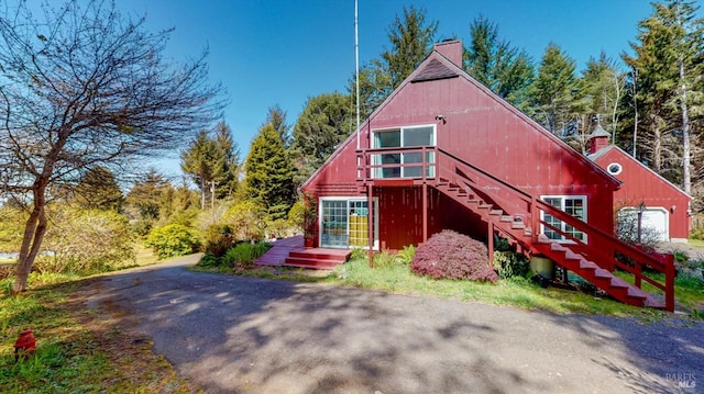 view of front facade featuring a garage