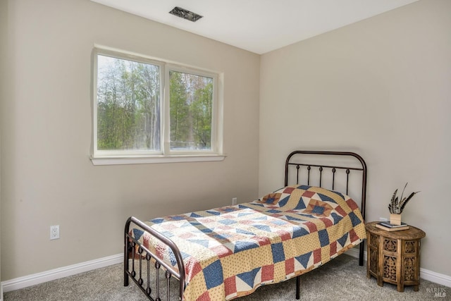 bedroom with carpet flooring