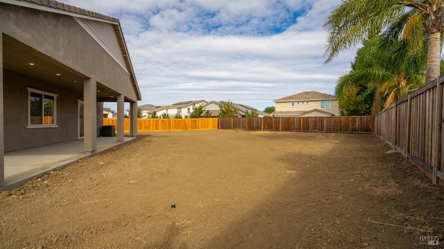 view of yard featuring a patio