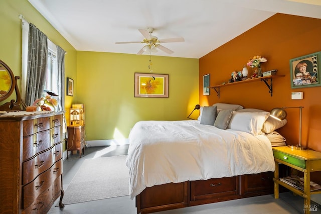 bedroom with ceiling fan and baseboards