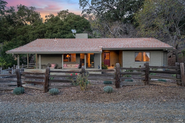 view of front of property