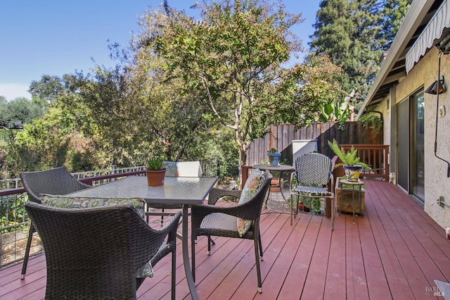 1240 Peppertree Cir, Saint Helena, CA 94574 - deck with outdoor dining area and fence