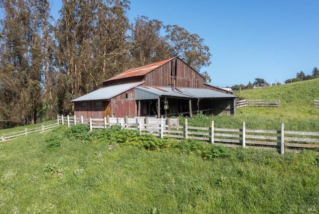 840 W Railroad Ave, Cotati, CA 94931 - view of horse barn with a rural view