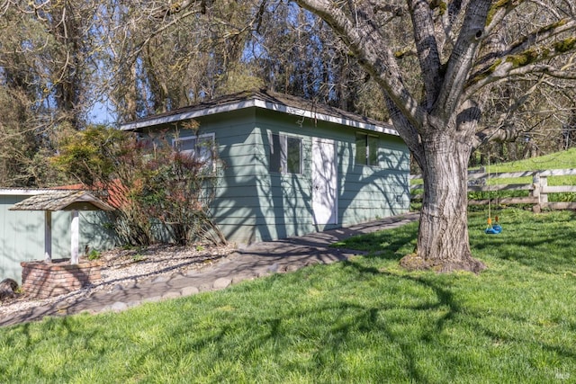 840 W Railroad Ave, Cotati, CA 94931 - view of outdoor structure with fence and an outbuilding
