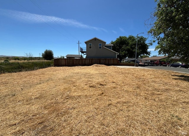 Listing photo 3 for 245 Maple St, Suisun City CA 94585