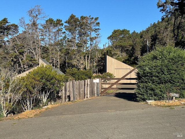 33755 Yardarm Dr Unit 15-1, The Sea Ranch, CA 95497 - gate featuring fence