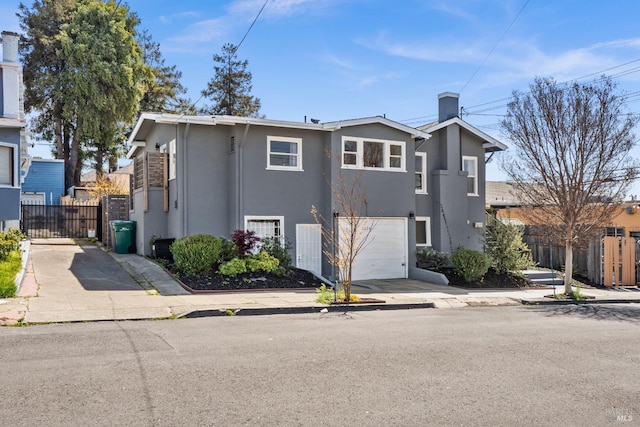 view of front facade featuring a garage