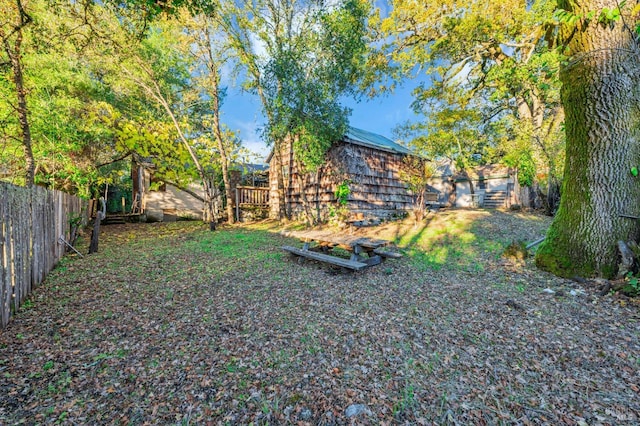 view of yard featuring fence