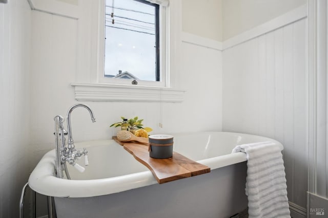 bathroom featuring sink and a bathtub