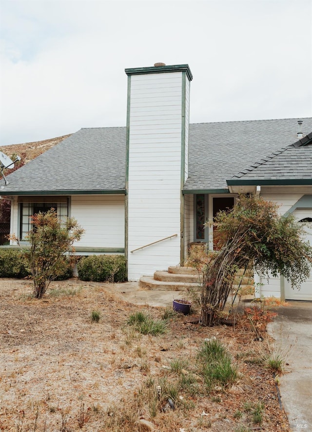 view of front of property