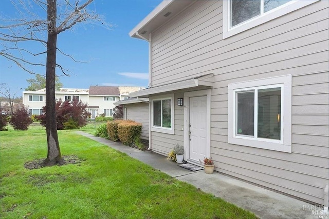 46 Tahoe Cir, Novato, CA 94947 - back of house featuring a lawn
