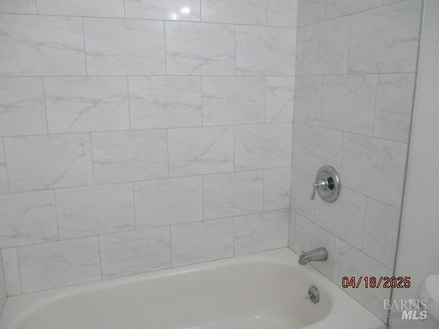 46 Tahoe Cir, Novato, CA 94947 - full bath featuring bathtub / shower combination