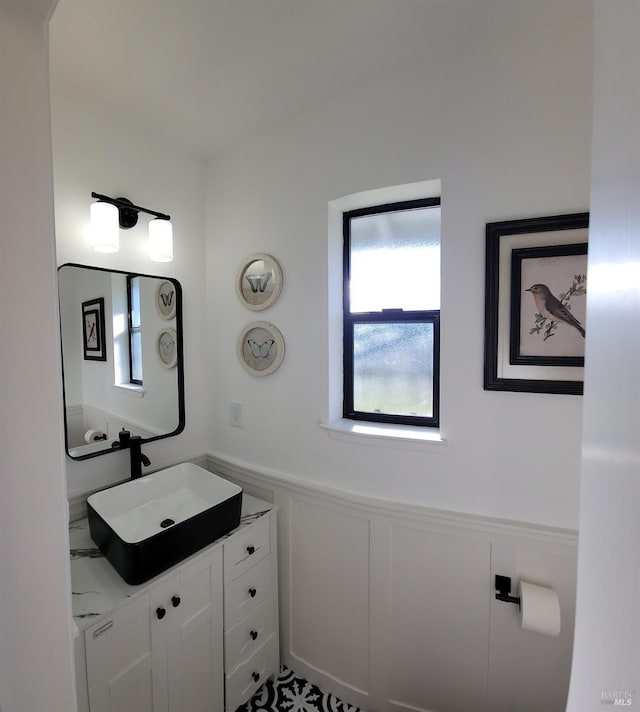 bathroom with vanity