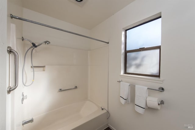 bathroom featuring shower / tub combination