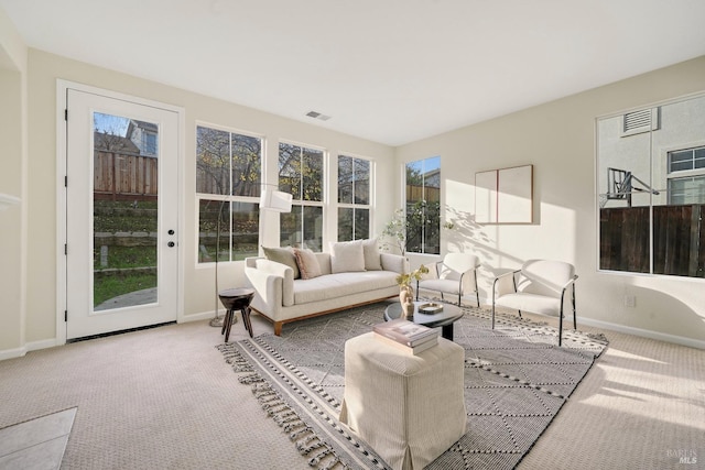 sunroom / solarium featuring visible vents