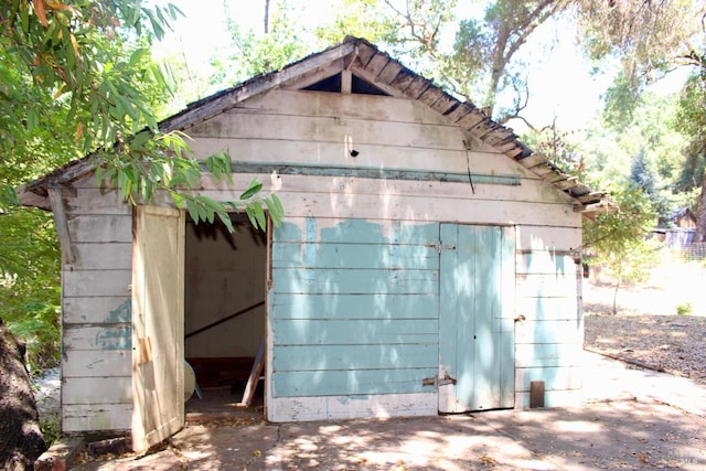 view of outbuilding