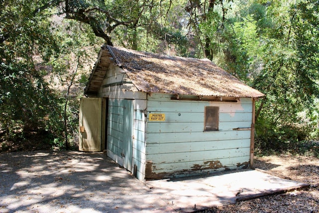 view of outdoor structure