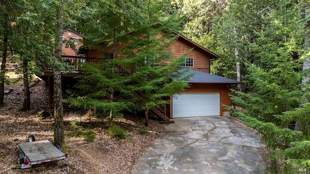 view of front of house featuring a wooden deck