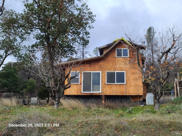 view of side of property