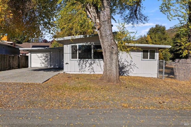 view of front facade with a garage