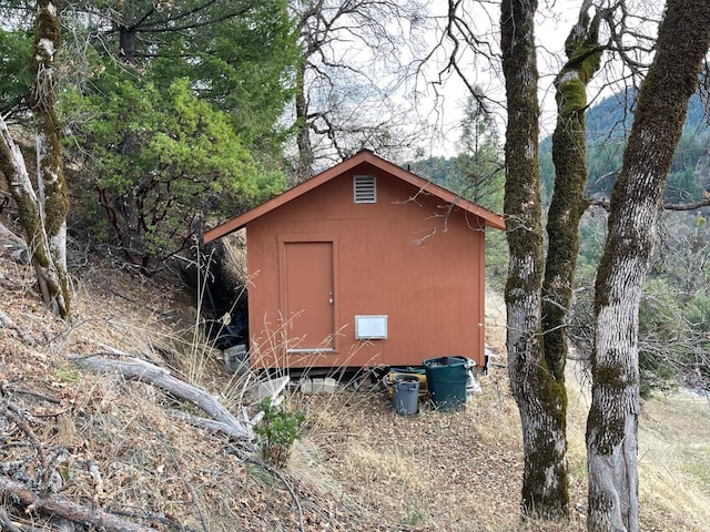 view of outbuilding