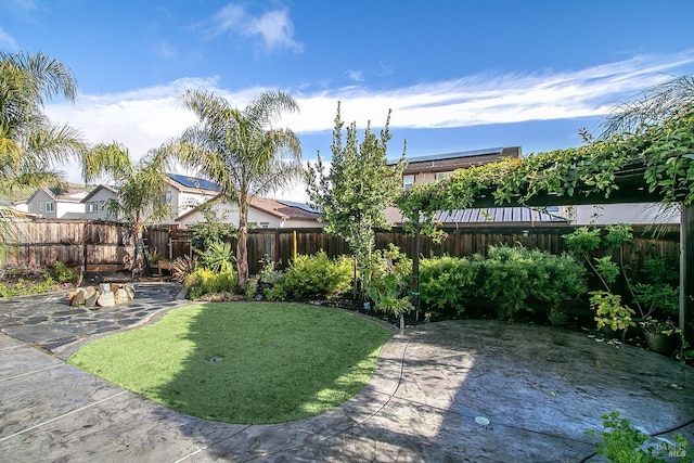 view of yard featuring a patio area