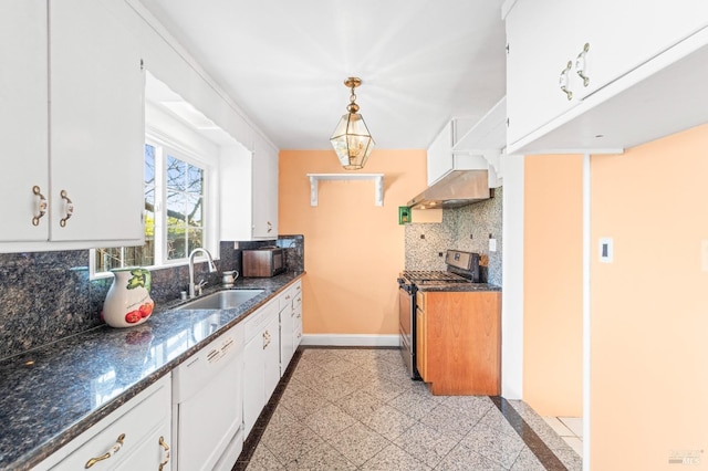 kitchen featuring white cabinetry, electric range, sink, hanging light fixtures, and backsplash