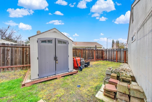 view of outdoor structure with a yard