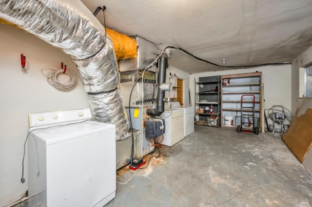 basement with washer / dryer