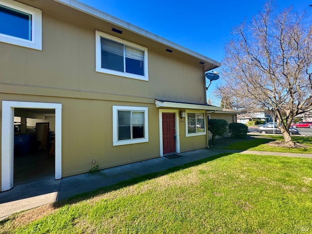 view of front of home with a front yard