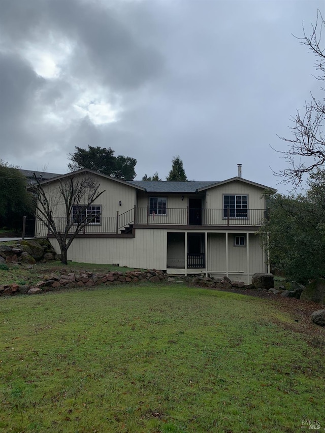 view of front of home with a front yard