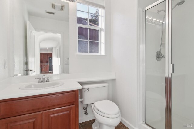 spare room featuring baseboards and carpet