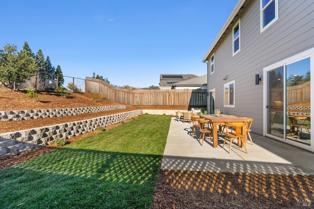 view of yard featuring a patio area