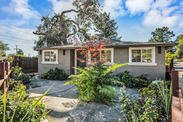 view of front of home featuring a patio