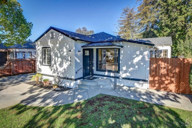 view of front of home featuring a patio area