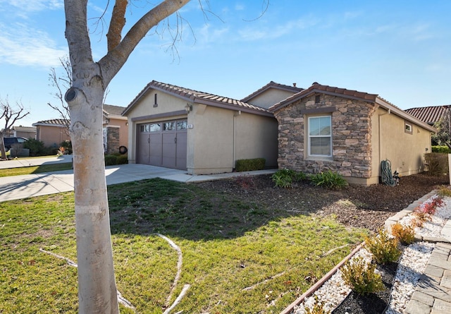 ranch-style home with a front lawn and a garage