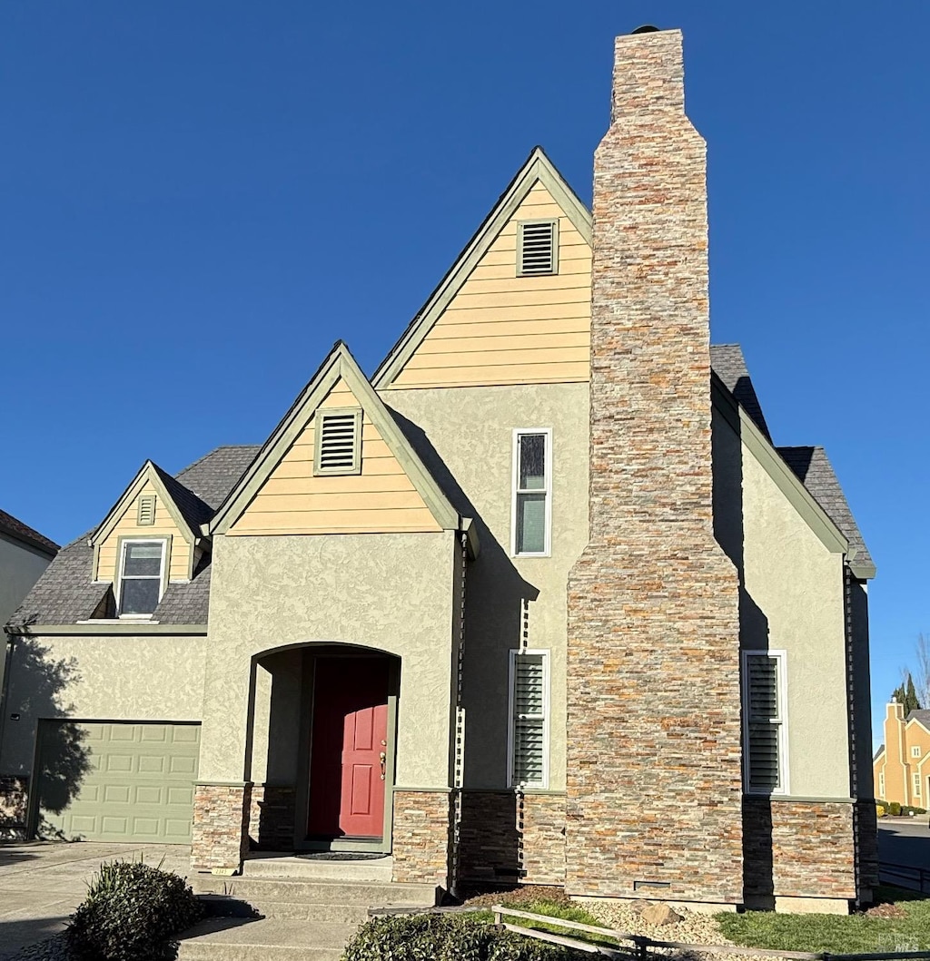 view of front of home with a garage