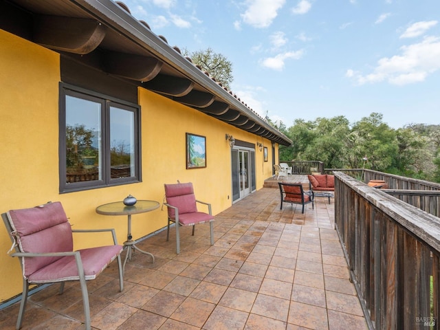 view of patio featuring an outdoor hangout area