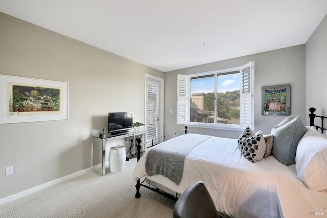 bedroom featuring carpet floors