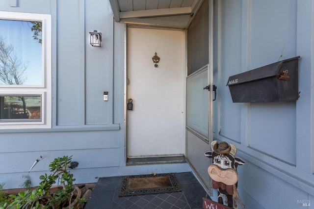 view of property entrance