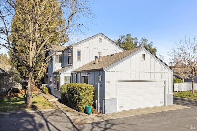 view of front facade with a garage