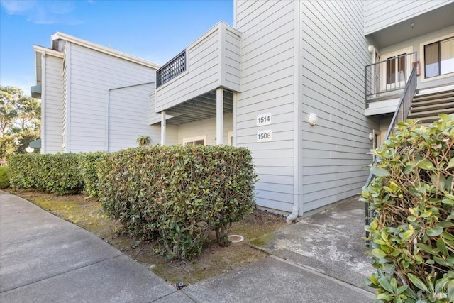 1201 Glen Cove Pkwy Unit 1514, Vallejo, CA 94591 - view of side of home featuring a balcony